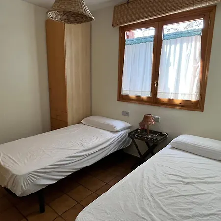 Cases Roses Apartment Escalo